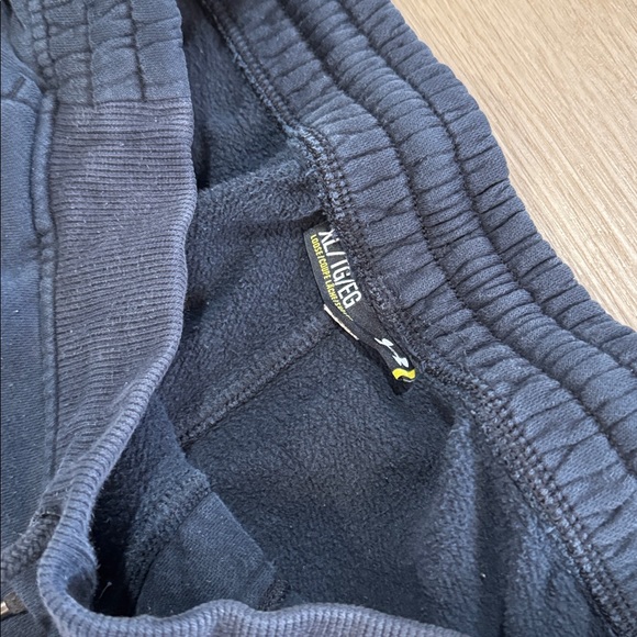 Under Armour Logo Black Joggers Sz XL Distressed Loungewear Comfy Relaxed - Picture 5 of 10